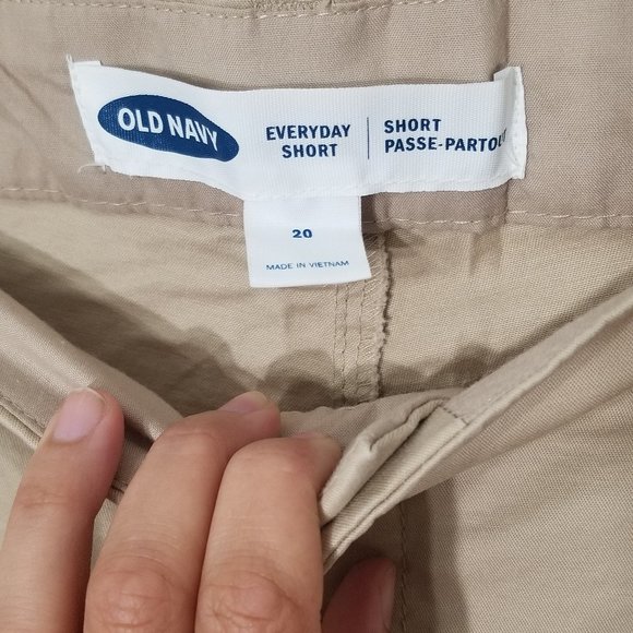 Old Navy NEW Khaki Tan Classic Everyday Cotton Blend Pockets Shorts Plus Size 20 - Picture 2 of 9